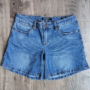 MAX Jeans Denim Midrise Straight Shorts 6" Length Classic Medium Blue